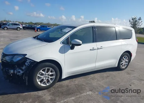 2022 Chrysler Voyager Lx из США, поврежденный, VIN 2C4RC1CG0NR208549